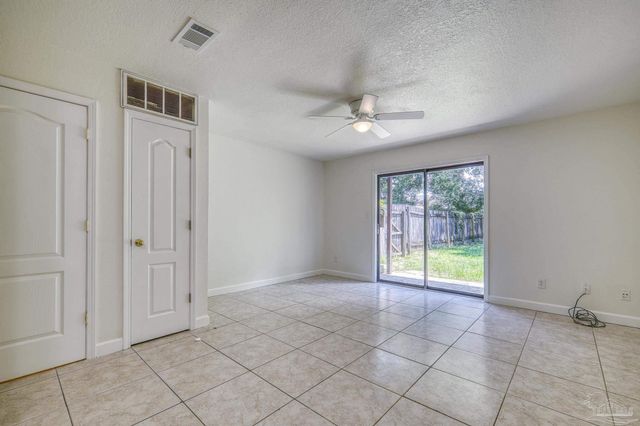 8134 Stonebrook Dr, Pensacola, FL 32514