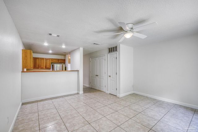 8134 Stonebrook Dr, Pensacola, FL 32514