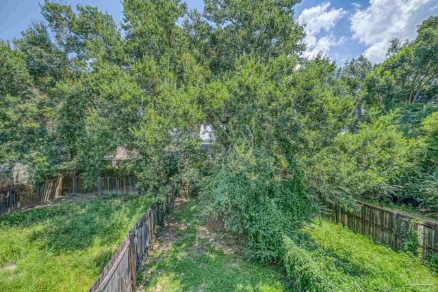 8134 Stonebrook Dr, Pensacola, FL 32514