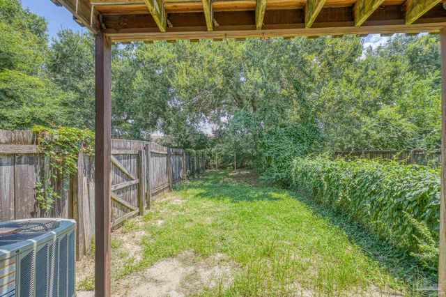 8134 Stonebrook Dr, Pensacola, FL 32514