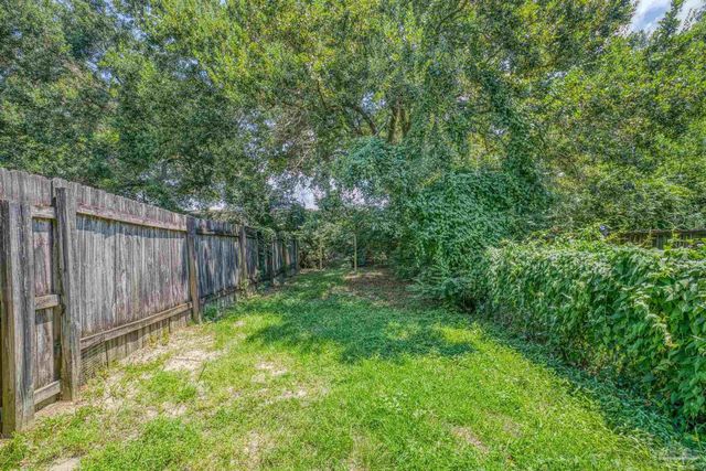 8134 Stonebrook Dr, Pensacola, FL 32514