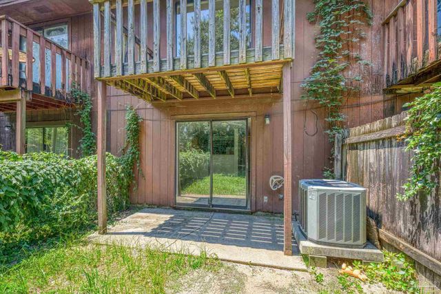 8134 Stonebrook Dr, Pensacola, FL 32514