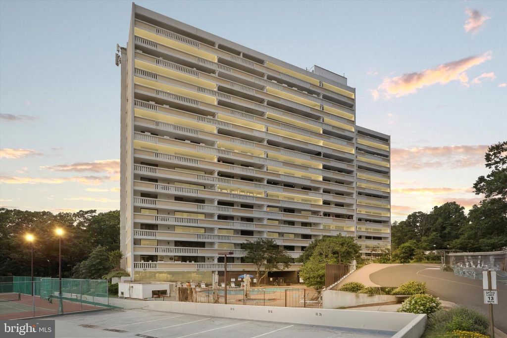 6101 EDSALL RD #611, Alexandria, VA 22304