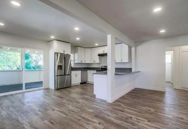 401 07 Idaho Ave, Escondido, CA 92025