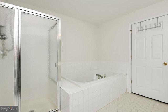 26 NORMANDY DR, Princeton Junction, NJ 08550