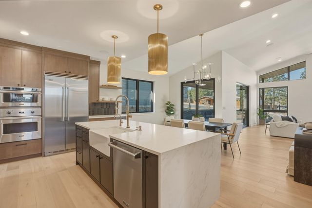 62475 NW Woodsman Loop, Bend, OR 97703