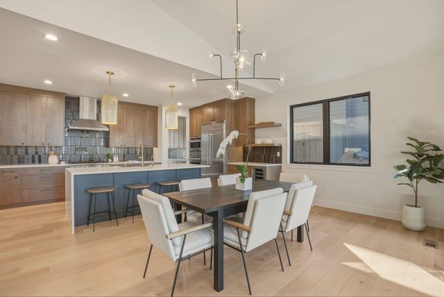 62475 NW Woodsman Loop, Bend, OR 97703