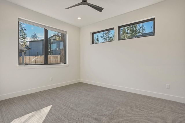 62475 NW Woodsman Loop, Bend, OR 97703