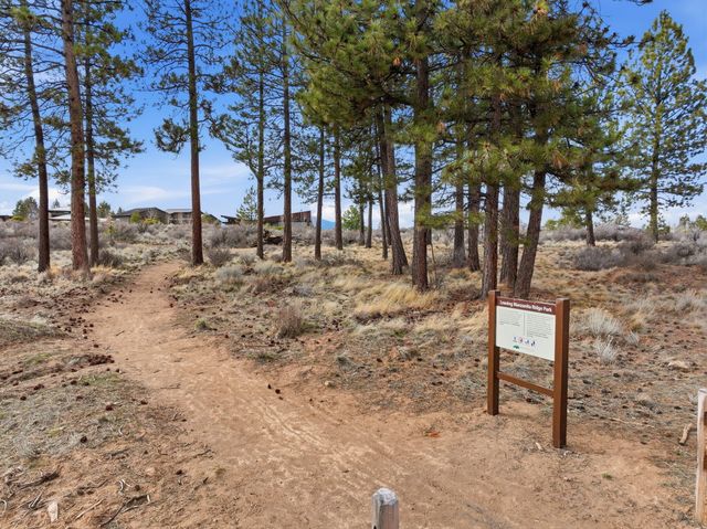 62475 NW Woodsman Loop, Bend, OR 97703