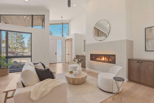 62475 NW Woodsman Loop, Bend, OR 97703