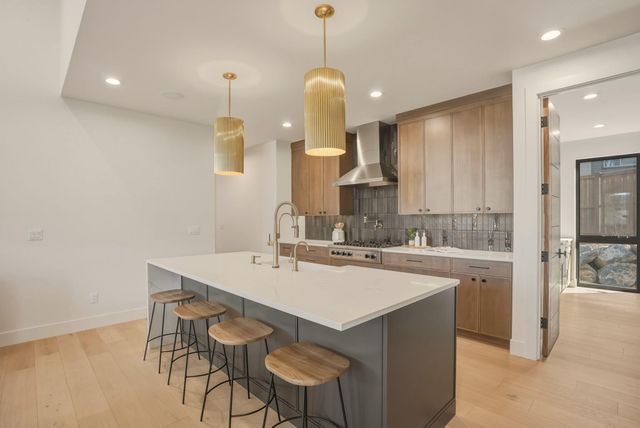 62475 NW Woodsman Loop, Bend, OR 97703