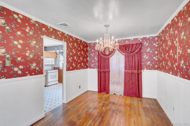 6 Barbara Lane, Jericho, NY 11753