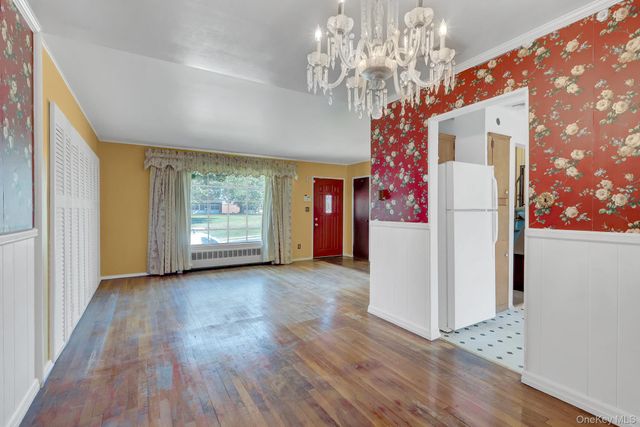 6 Barbara Lane, Jericho, NY 11753