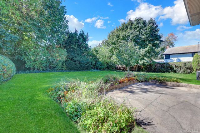 6 Barbara Lane, Jericho, NY 11753