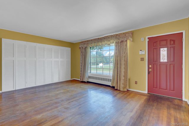 6 Barbara Lane, Jericho, NY 11753
