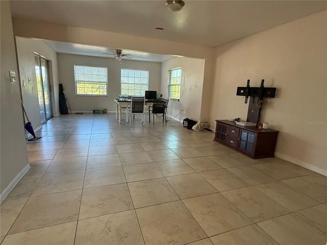 2122 GULF CITY ROAD, Ruskin, FL 33570