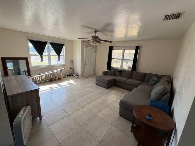 2122 GULF CITY ROAD, Ruskin, FL 33570