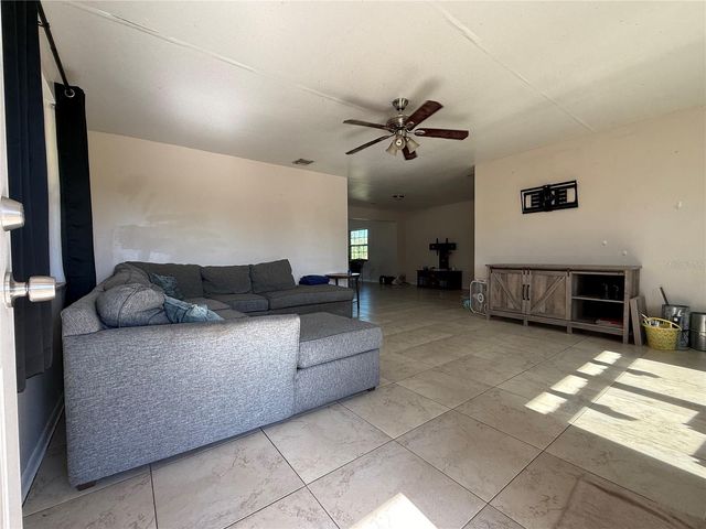 2122 GULF CITY ROAD, Ruskin, FL 33570