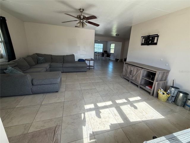 2122 GULF CITY ROAD, Ruskin, FL 33570