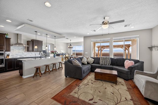 2600 Houser Avenue SE, Albuquerque, NM 87106