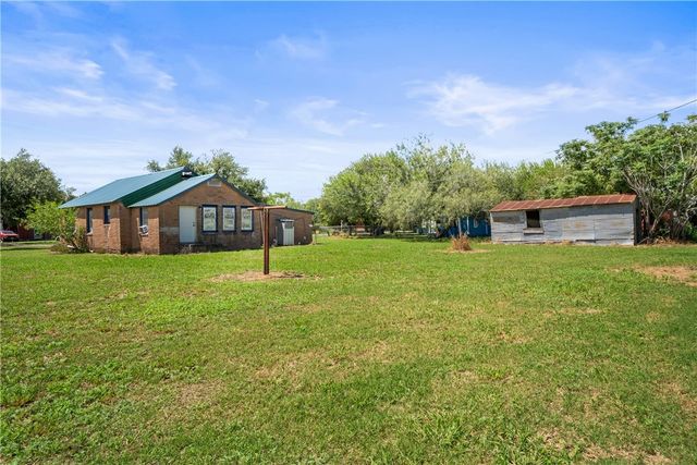 128 NW 6th St, Premont, TX 78375