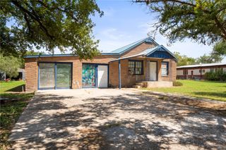 128 NW 6th St, Premont, TX 78375