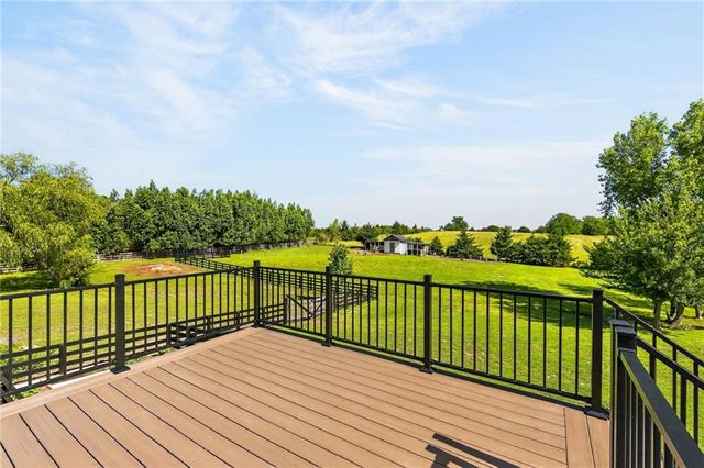 16956 Auburn Court, Bonner Springs, KS 66012