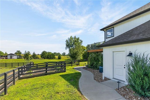 16956 Auburn Court, Bonner Springs, KS 66012