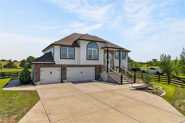 16956 Auburn Court, Bonner Springs, KS 66012