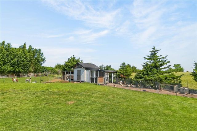 16956 Auburn Court, Bonner Springs, KS 66012