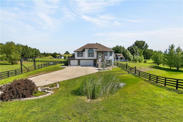 16956 Auburn Court, Bonner Springs, KS 66012