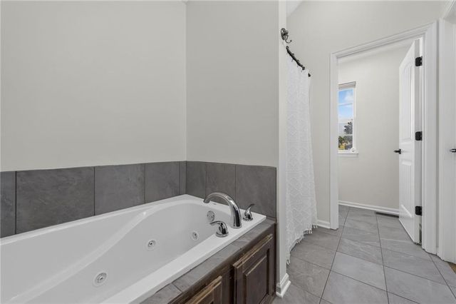 16956 Auburn Court, Bonner Springs, KS 66012
