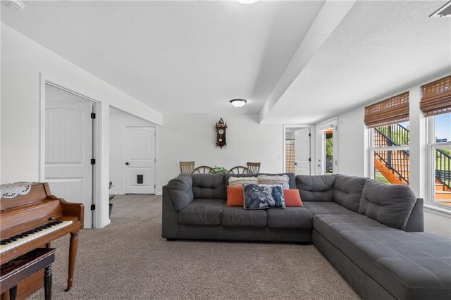 16956 Auburn Court, Bonner Springs, KS 66012