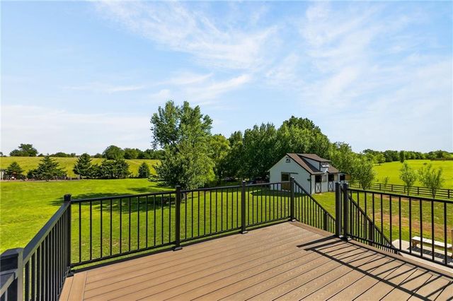 16956 Auburn Court, Bonner Springs, KS 66012