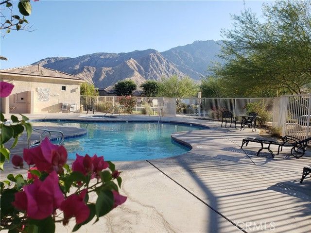 736 Summit Drive, Palm Springs, CA 92262
