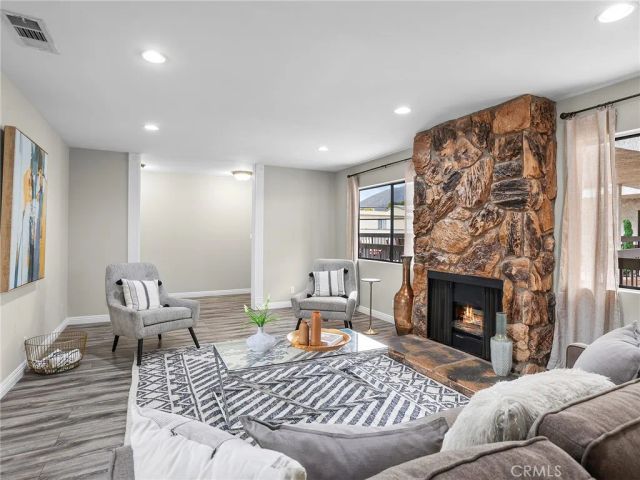 635 E Elmwood Avenue 203, Burbank, CA 91501