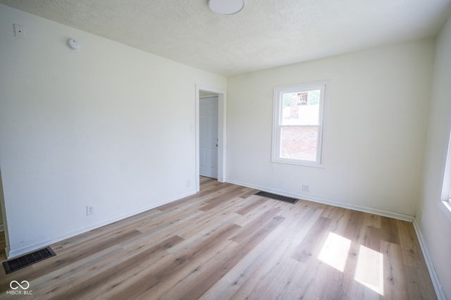 2308 E 5th Street, Anderson, IN 46012