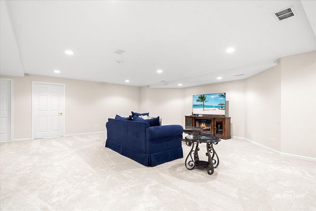 4711 Sebastian Drive, Naperville, IL 60564