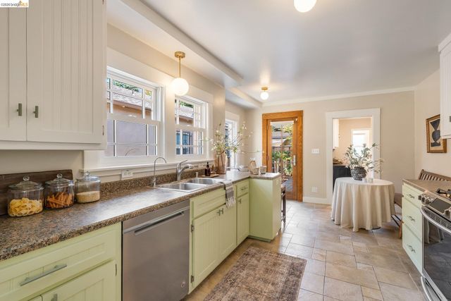 3300 Wilson Pl, Oakland, CA 94602