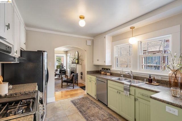 3300 Wilson Pl, Oakland, CA 94602