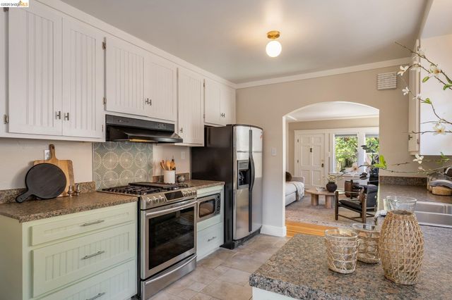 3300 Wilson Pl, Oakland, CA 94602