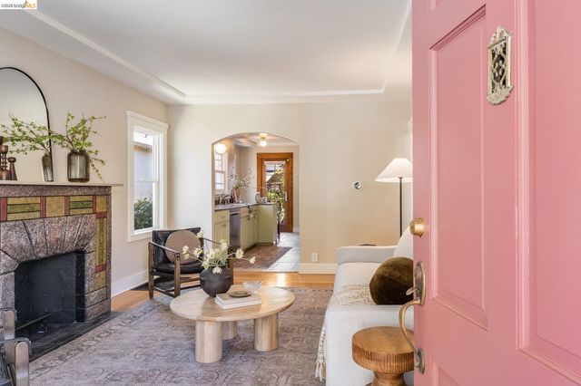 3300 Wilson Pl, Oakland, CA 94602