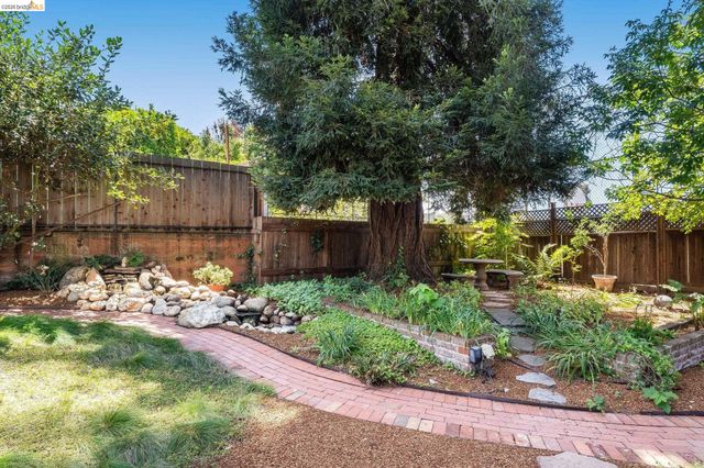 3300 Wilson Pl, Oakland, CA 94602