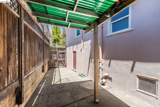 3300 Wilson Pl, Oakland, CA 94602