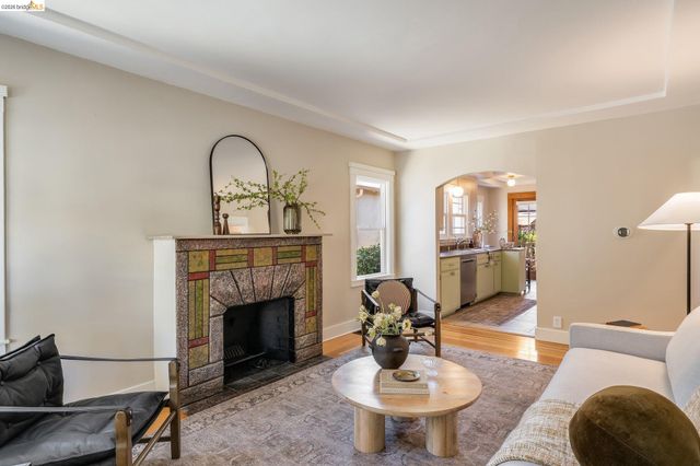 3300 Wilson Pl, Oakland, CA 94602