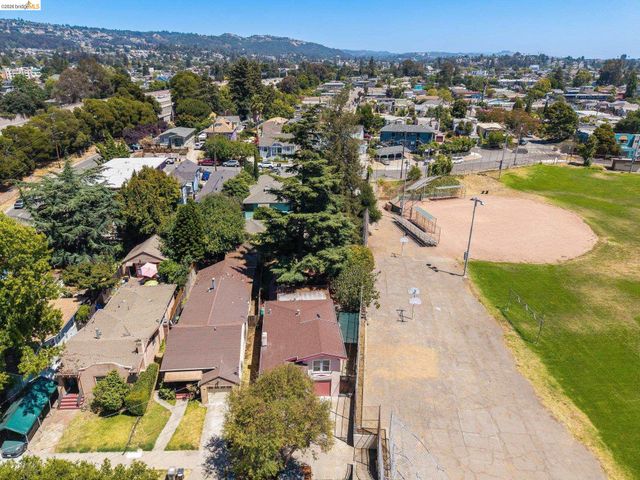 3300 Wilson Pl, Oakland, CA 94602
