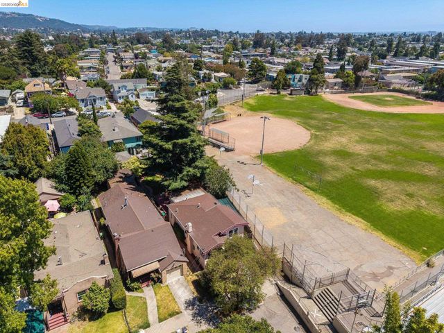 3300 Wilson Pl, Oakland, CA 94602