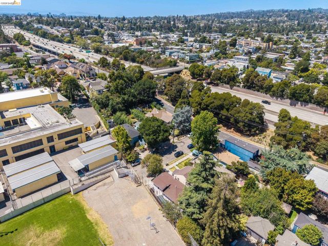 3300 Wilson Pl, Oakland, CA 94602