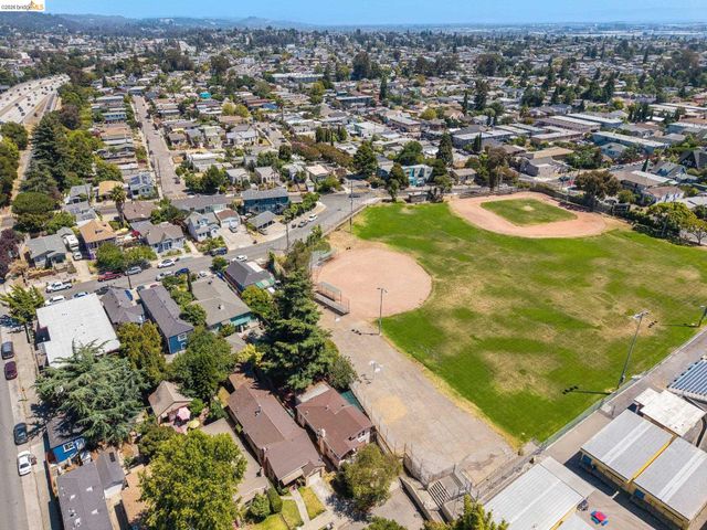 3300 Wilson Pl, Oakland, CA 94602