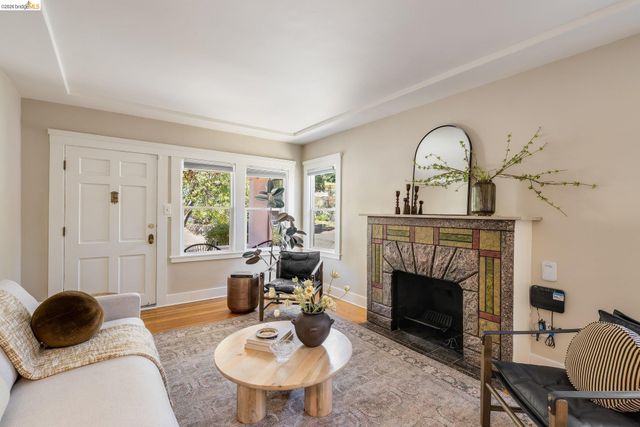 3300 Wilson Pl, Oakland, CA 94602